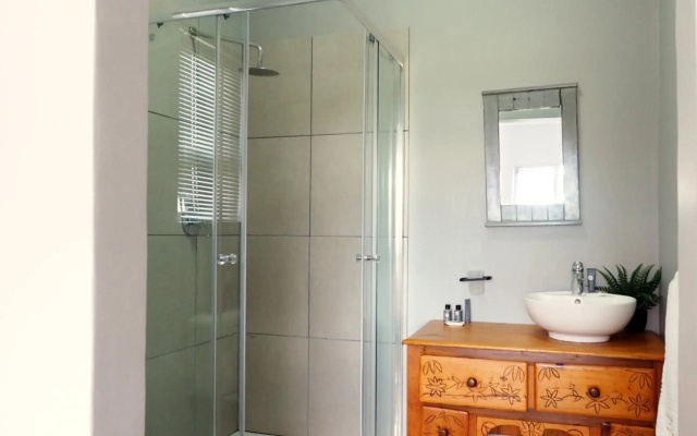 Klein Karoo Game Lodge