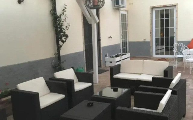 B&B CasAmica