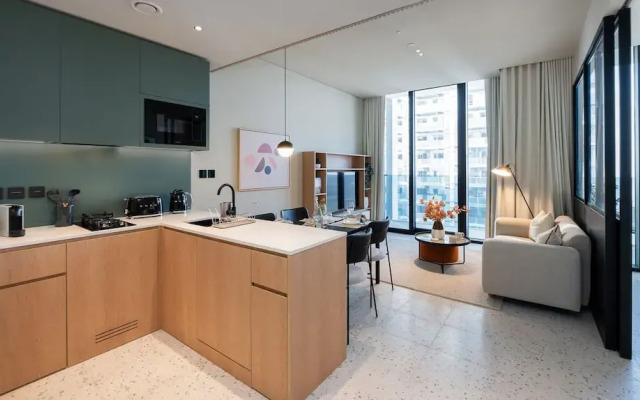 Charming 1BR w Balcony in Business Bay