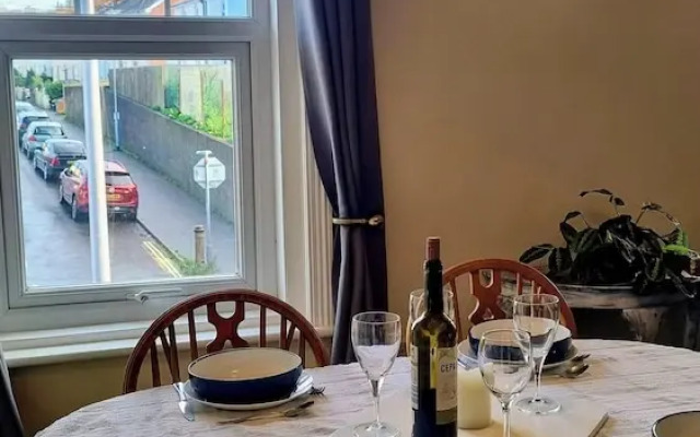 Spacious Centrally Located Apartment