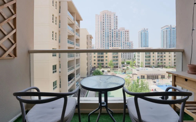 Luxurious Apt with Balcony The Greens Dubai