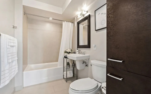 Allure Waikiki 2 Bedroom Condo by RedAwning