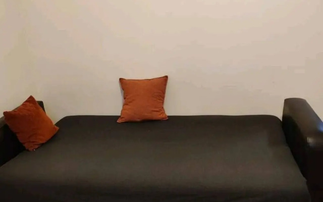"entire Cozy Three Bedroom Apartment in Bruxelles"