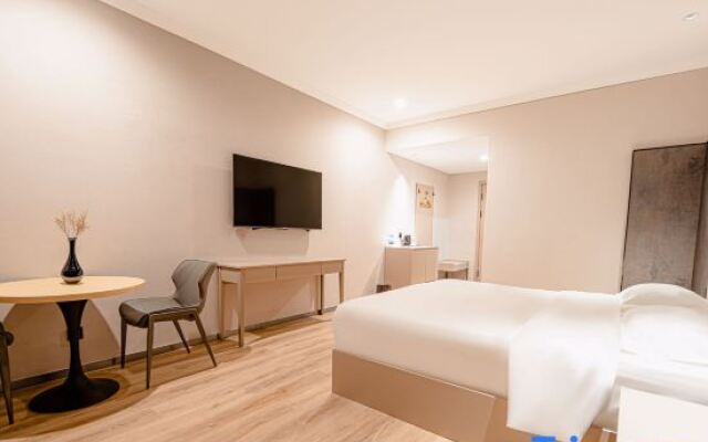 Tongxi Business Hotel (Foshan Creative Industry Park Store)