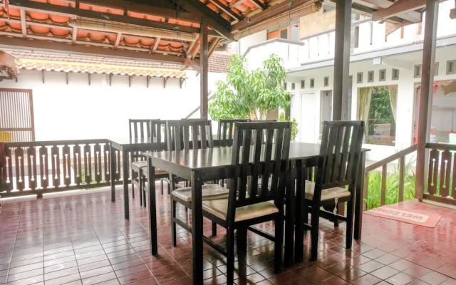 OYO 2060 Adam's Apple Family Guest House