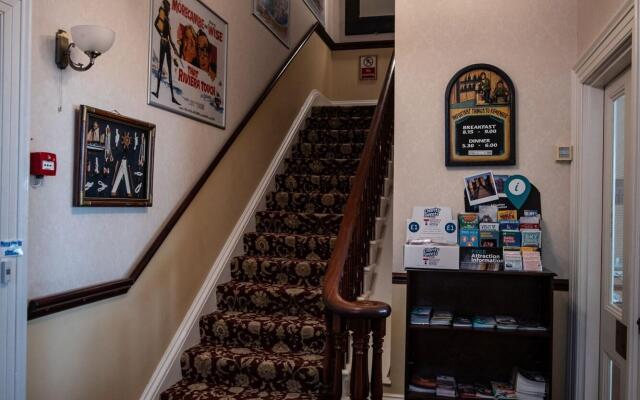 Raincliffe Hotel