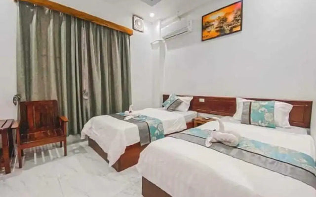 NuttyPhoy Hotel