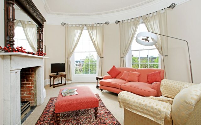 Flat B No. 01 Clifton Terrace