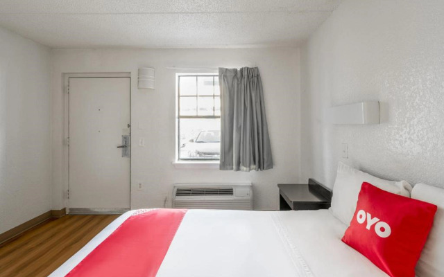 OYO Hotel Houston Katy Freeway