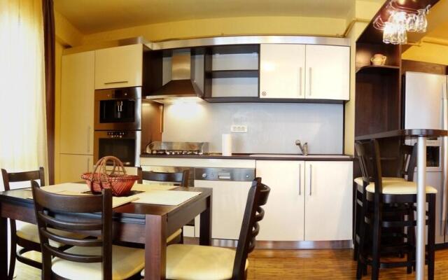 Apart holiday Tania Mamaia