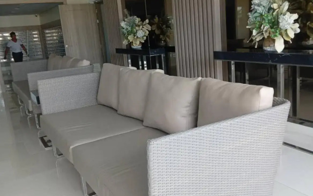 Paranaque SM-Sucat Field Res. Bldg 5, 2/F, 2BR with Balcony