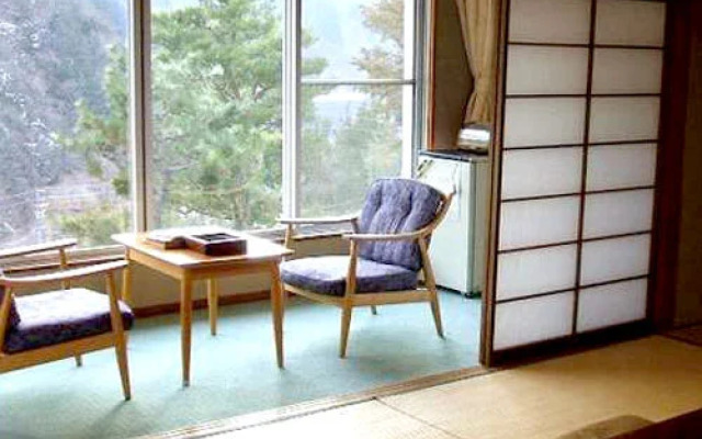 Shiozawa Onsen Shichihokan