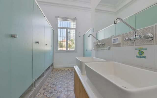 Roger's House Tel Aviv Hostel