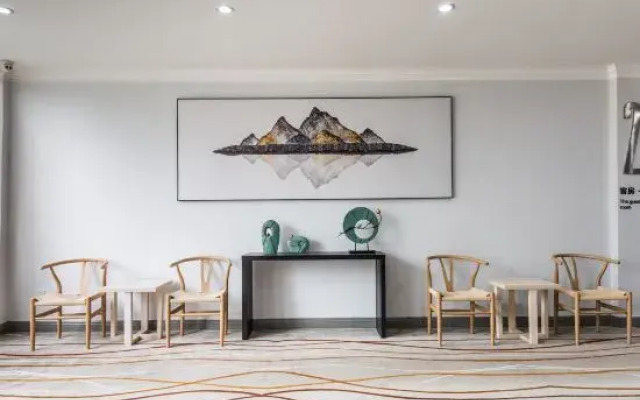 Chuanglian Guopei Zhongxin Hotel