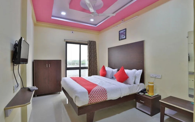 D K Guest House by OYO Rooms
