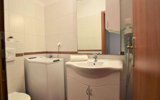 Spacious Apartment in Mandre With Terrace