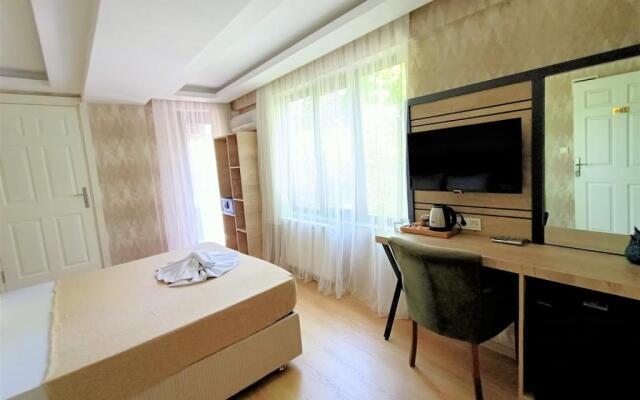 Avcilar Elit Hotel (29 Km Away From Istanbul)