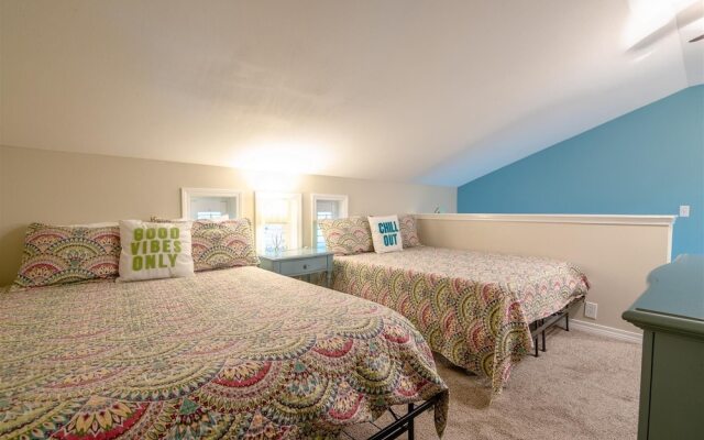 9 G, Two Bedroom Condo