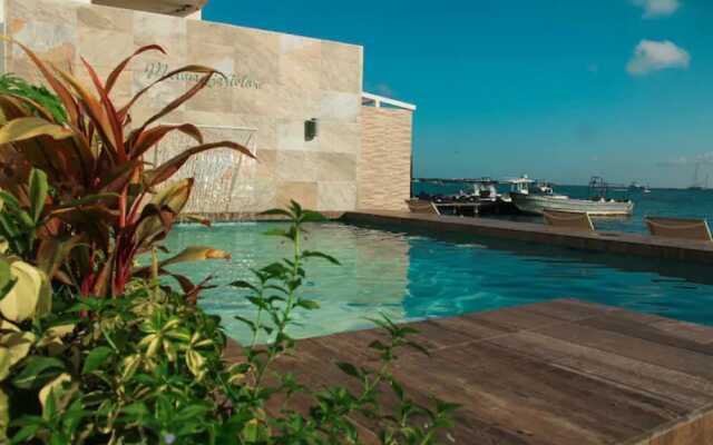 Bartolome Oceanfront Suites