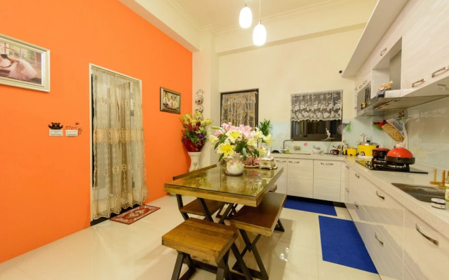 Puli Waltz Villa