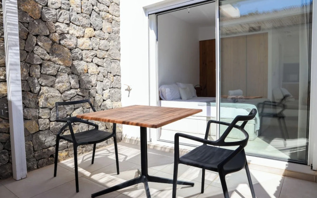 Cala Vadella Beachwalk Suites