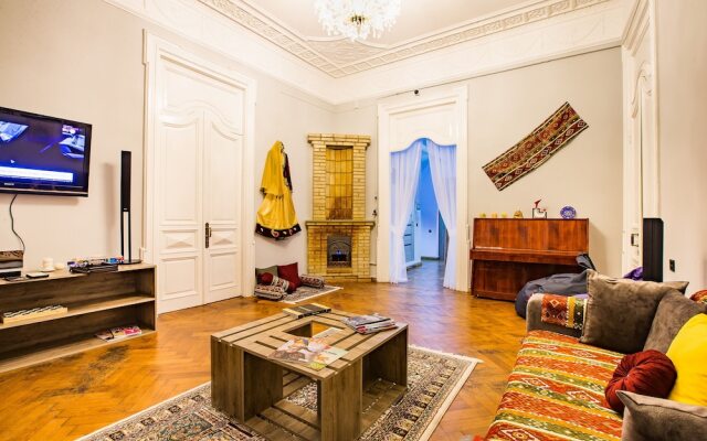 Khamsa Hostel