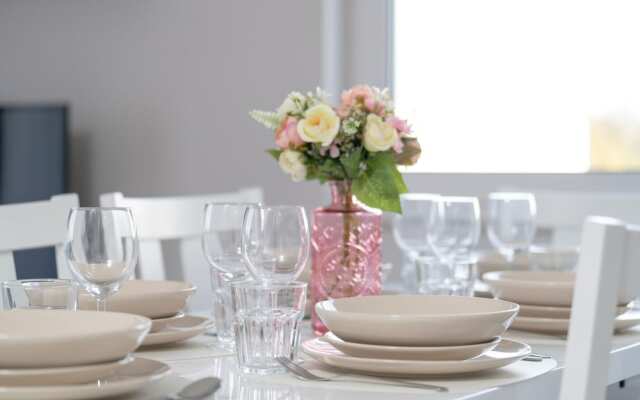 Apartment for 6 in Poznan by Renters