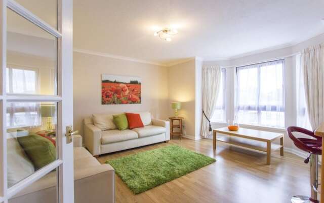 2 Bedroom Flat In Edinburgh