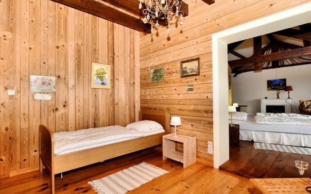 Cozy Holiday Home in Dion with Sauna and Jacuzzi