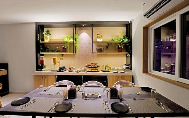 Click Hotel Biz - Bangalore Airport