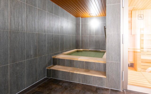 FIRST CABIN KANAZAWA Hyakumangoku Dori