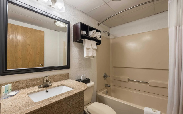 Quality Inn Grove City - Columbus South