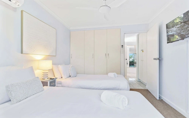 Rainforest Reef Retreat - Esplanade Ground-floor Apartment