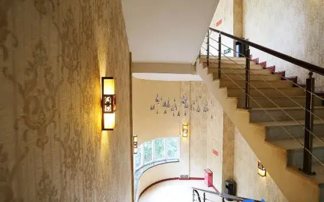 Jinyue Business Hotel