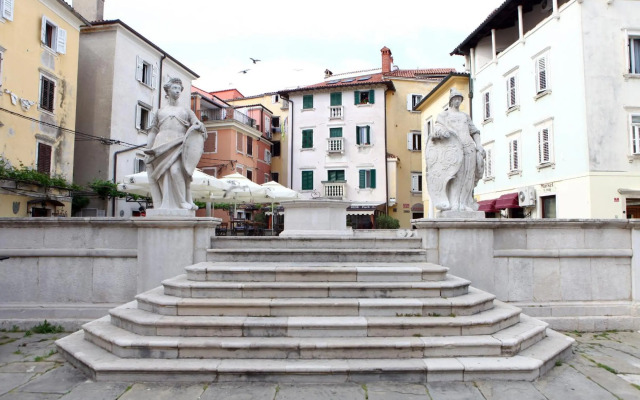Piran 1st May Apartment