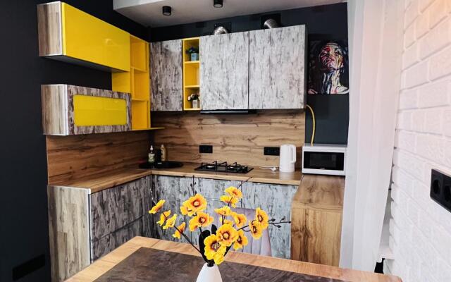 Ya doma on Kommunarov Street 5