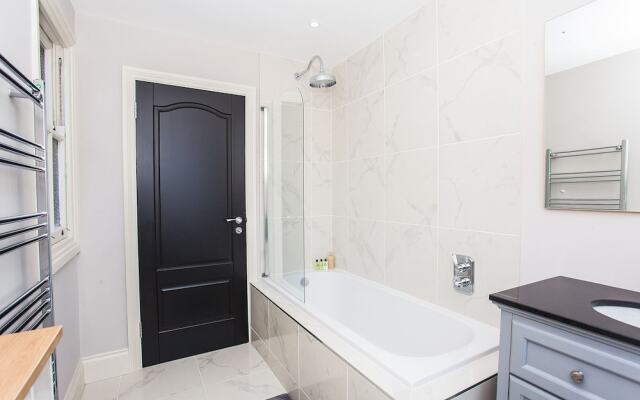 Newly Renovated 2 Bed in Wimbledon Village