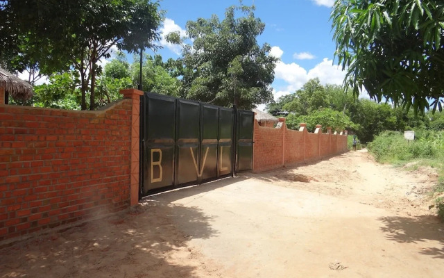 Blue Vanga Lodge