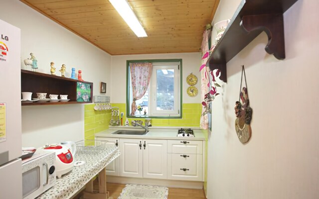 Ganghwado Helgi House Pension