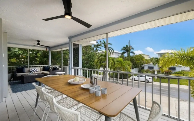 Bean Point Bliss 3 Bedroom Home by RedAwning