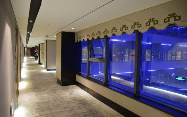 Guoguo Hotel (Xingyi Huijin Center Store)