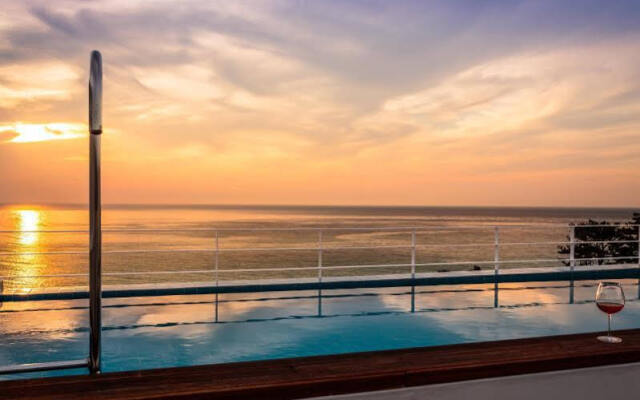 Cobeach Poolvilla Esmeralda