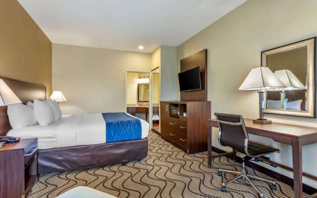 Comfort Inn & Suites Orange County John Wayne Airport