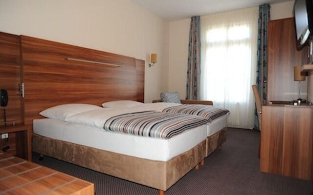 Albert Premier Hotel