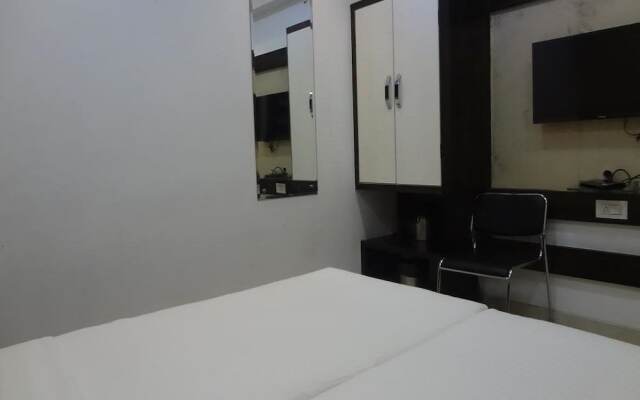 Room Maangta 136 @ CST