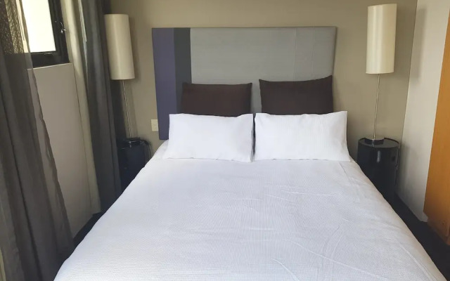 Parramatta Hotel in Mantra Building