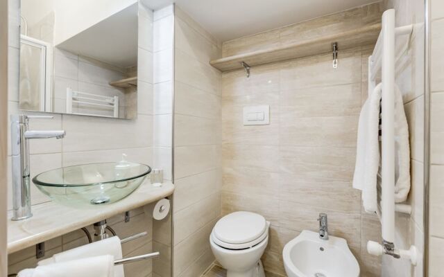 Lovely and Modern Flat 5 Minutes From Colosseo!