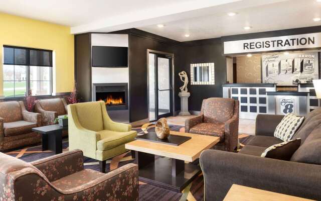 Super 8 by Wyndham Akron S/Green/Uniontown OH