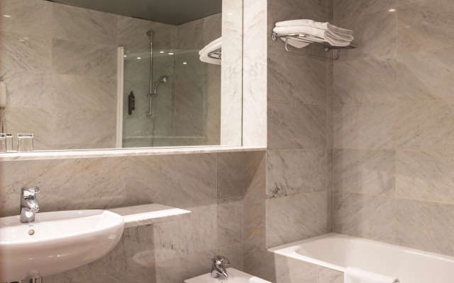 Отель Onix Rambla