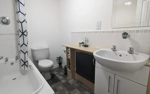 Leyland Road Retreat - 4 Bedroom House